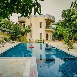 Mahogany Mansion India